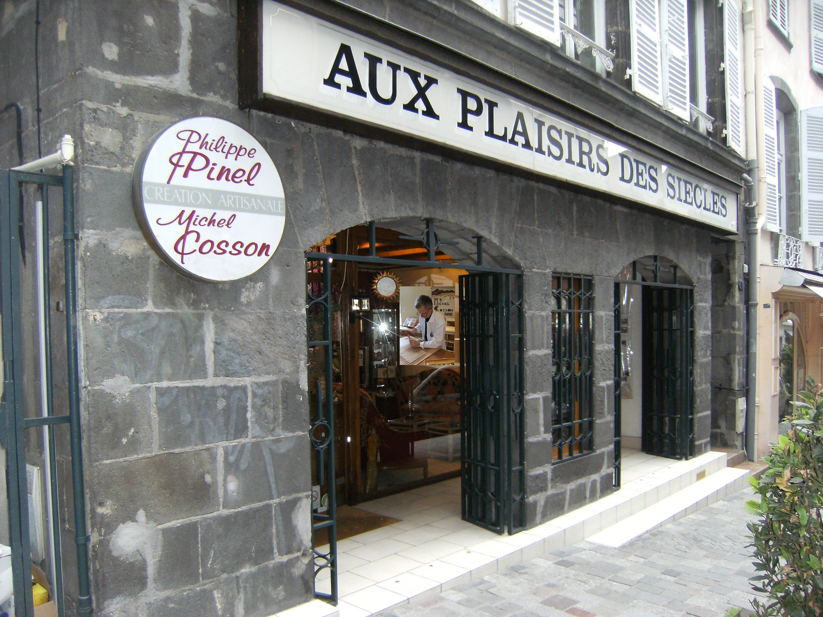 Aux Plaisirs des Siècles Meubles Cosson